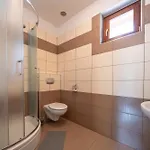 Pod Debem بيت ضيافة